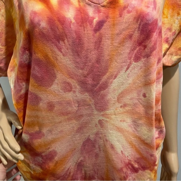 Tie dye vneck tshirt 2XL starburst galaxy in pink,orange, gold gravity dye - Picture 5 of 8